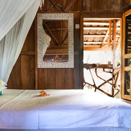 Hotel Mentawai Surf Camp Muarasiberut Zewnętrze zdjęcie