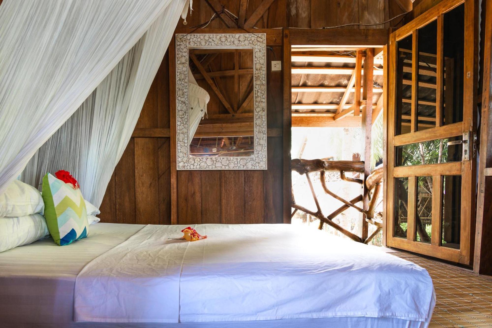 Hotel Mentawai Surf Camp Muarasiberut Zewnętrze zdjęcie